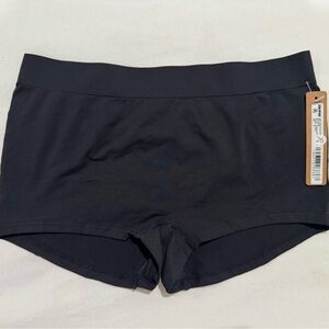 Skims boy short underwear